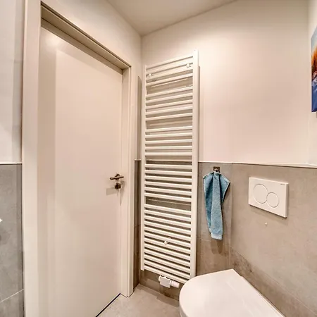- Haus H, App 0h0909